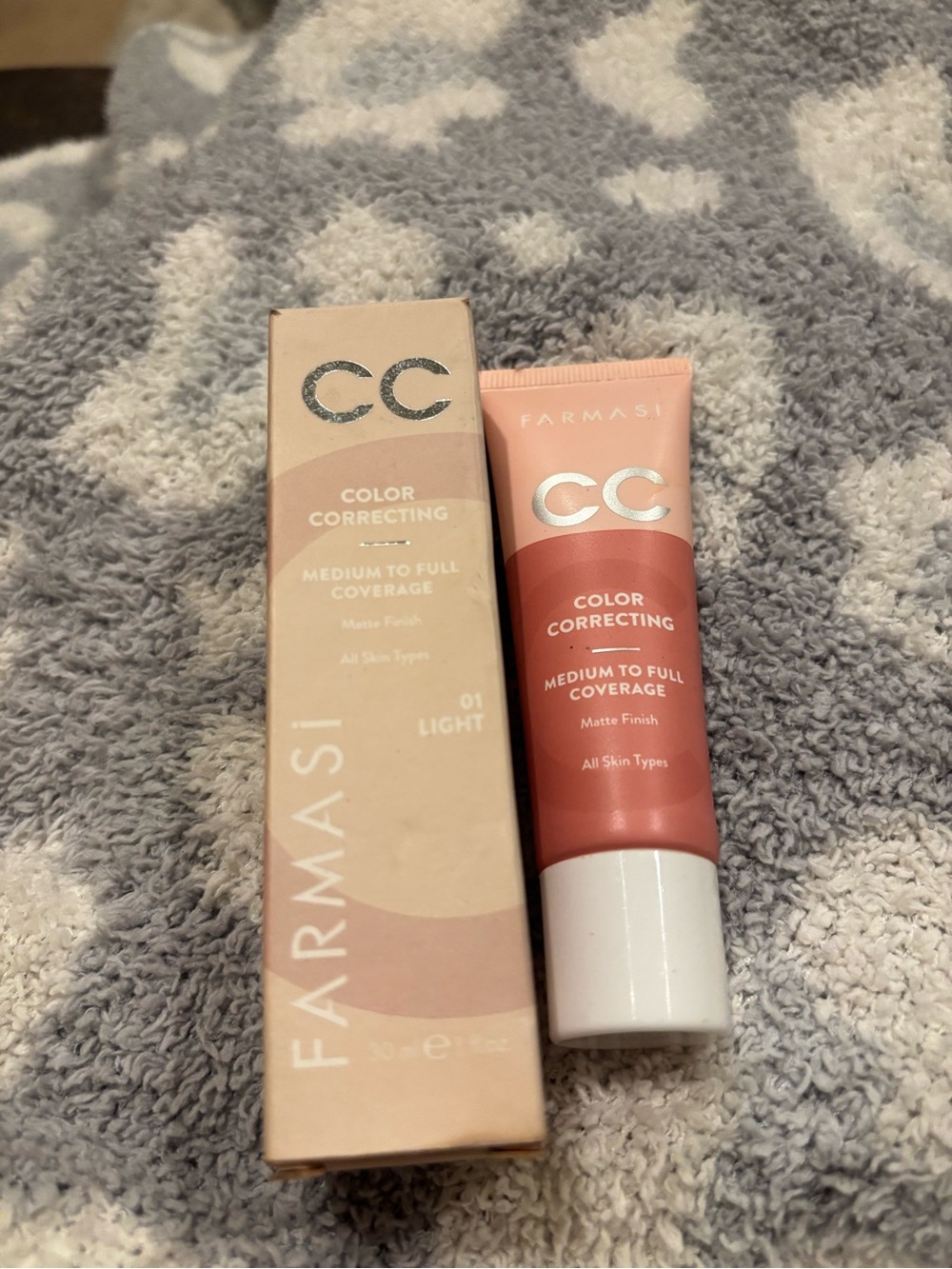 Farmasi CC Color Correcting Cream in medium to full coverage 01 Light